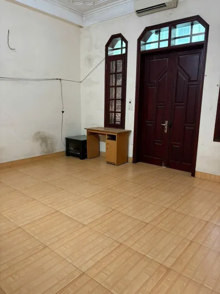 Cho thuê nhà nguyên căn ngõ Hoàng Đạo Thành,  60m2 x 4 tầng, 4 ngủ, 3 wc, 
18 triệu