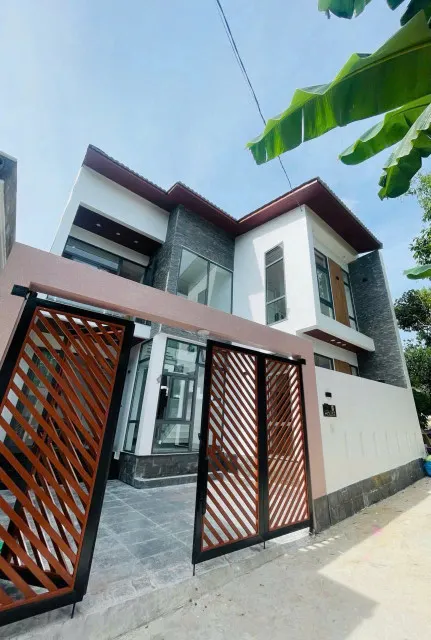 BÁN NHÀ 2 TẦNG THU BỒN, PHƯỜNG THUỶ XUÂN, TP HUẾ full nội thất. Giá chỉ 2,8xx Tỷ ✅
________________