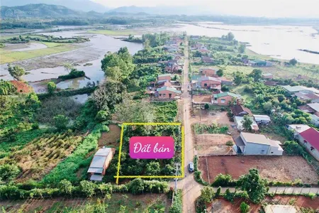 Bán lô đất siêu mặt tiền đường nhựa tại xã eahu, huyện cư kuin, dak lak dt 31x24,5m thổ cư 230