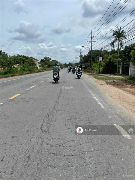 Đất mặt tiền đường quách thị trang lộ giới 20m, 2 mặt tiền trước sau 14x43m, các vđ3 1,5km giá 6 tỷ