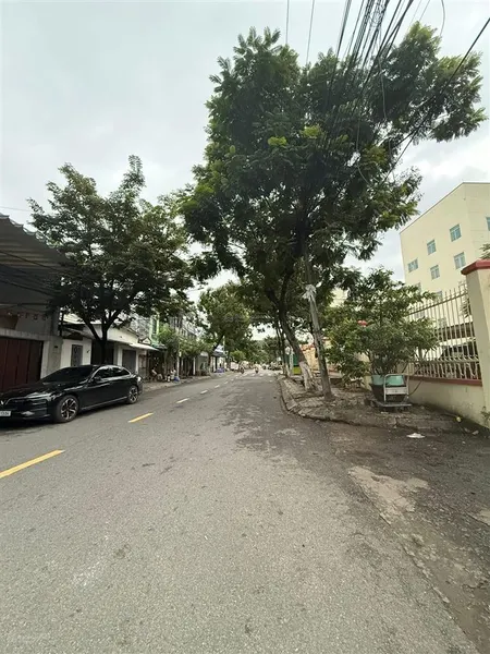 Cần bán lô đất vị trí kinh doanh mt ngô xuân thu, view trường cđ, gần 3 siêu dự án tây bắc đn