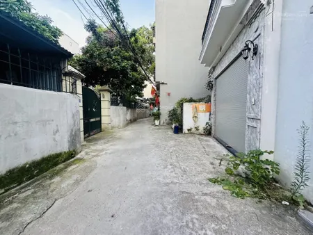 Mảnh đất vàng nguyễn văn cừ 7 chỗ ô tô vào đất thoải mái 70 m2 mt 4,5m thông số lý tưởng