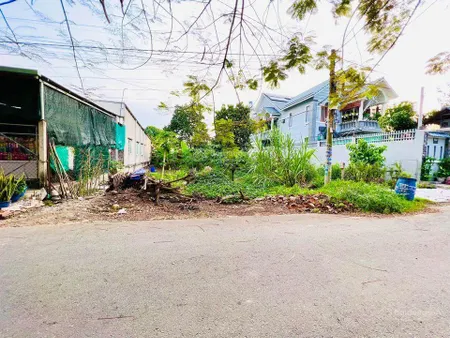 Đất mặt tiền đường nhựa rộng 6m tại đường tân hiệp 4, hóc môn, cách chợ hóc môn chỉ 2km. 700 triệu