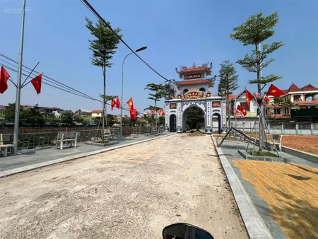 Bán đất văn xá nhị khê thường tín dân cư đông đúc gần chợ gần hồ 45m2 mt 3,88m giá 2,9 tỷ