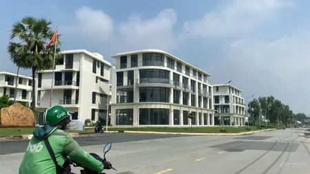 Mt bưng ông thoàn ngang 15m nở hậu chỉ 75tr/m2 xd 5l chỉ 15tỷ800 (hàng thơm kd chdv)