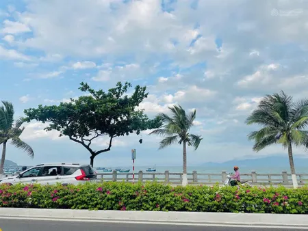 Lô đất đẹp vuông vức view biển mặt tiền phạm văn đồng phù hợp xây khách sạn, căn hộ view biển