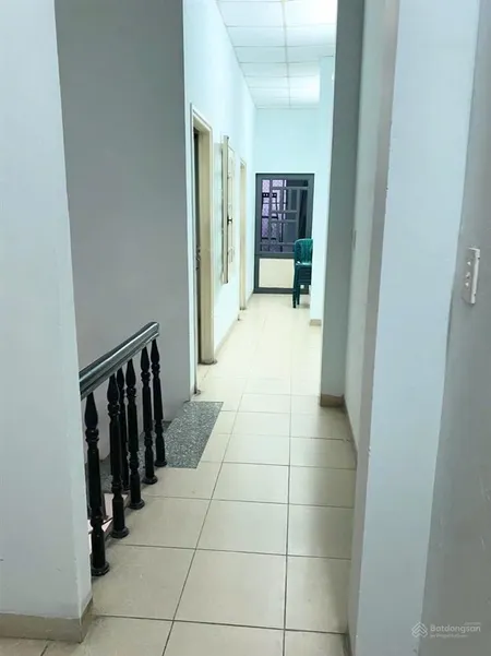 Đất mặt tiền trần phú, hướng đông đậu đỗ xe thuận tiện.