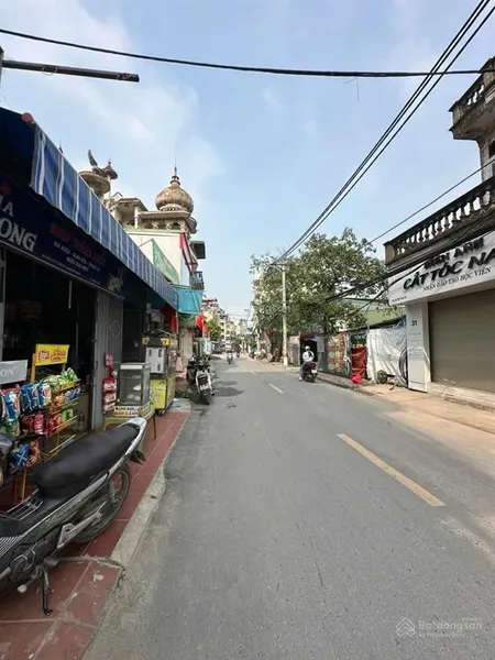 Bán đất tại mặt chợ yên sở 60 m2 mt 4 m giá 14,7 tỷ , ô tô tránh , kinh doanh siêu đỉnh .