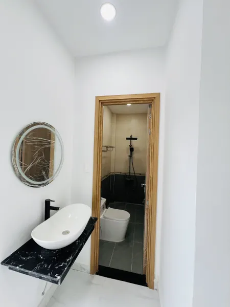 NHÀ 2PN NỘI THẤT XỊN XÒ 1TR1L HIỆN ĐẠI NGAY TRUNG TÂM Thị trấn Cần Đước