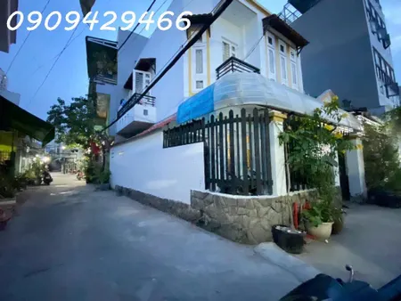 BÁN CĂN GÓC 2 MẶT TIỀN-QUẬN 7- HẺM Ô TÔ ĐỖ CỬA- KẾ HUỲNH TẤN PHÁT- 5,5 TỶ