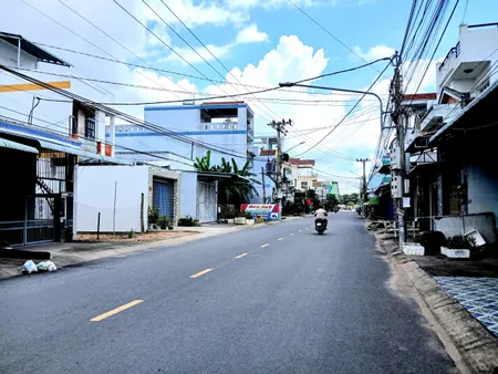 Đường Phùng Há, Nhánh rộng 8m. Nền Đất 100m2 Full thổ cư. Xe container vào 30 mét.