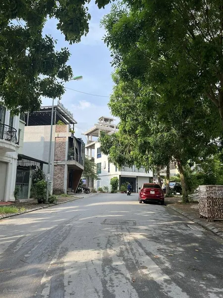 Cần bán gấp 120m2 khu phân lô quân đội tổ 25 ngọc thuỵ long biên vị trí cạnh công viên ngọc thuỵ