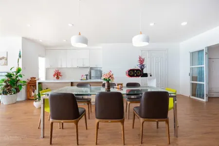 Cần bán gấp căn hộ 2fn view trực diện biển tầng cao giá rất tốt tại tòa nhà oasky( sơn thịnh 2)
