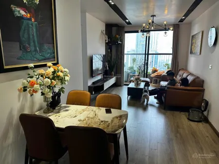 Căn hiếm golden field, 81m2, 2 ngủ 2 vệ sinh, full đồ, có slot ô tô, tầng trung, sẵn sổ, nét 6.5 tỷ