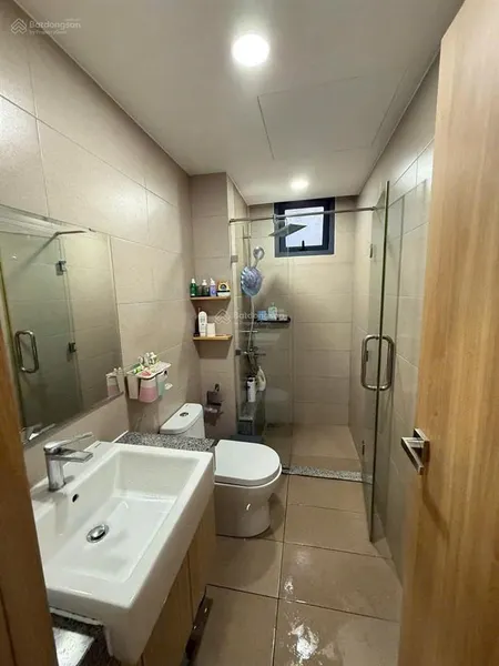 Cần bán emerald 2pn, 1wc giá 4 tỷ (102%)