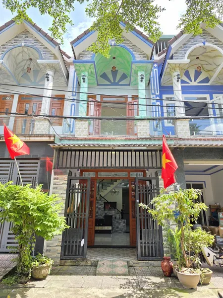 BÁN NHÀ TRỆT LẦU- DIỆN TÍCH 72M2 - GIÁ CHỈ CÓ 2 TỶ 2 - FULL THỔ CƯ, GẦN VÒNG XOAY AN PHÚ - DÒNG TIỀN SẴN 11TR/THÁNG - SHR - CÔNG CHỨNG NGAY