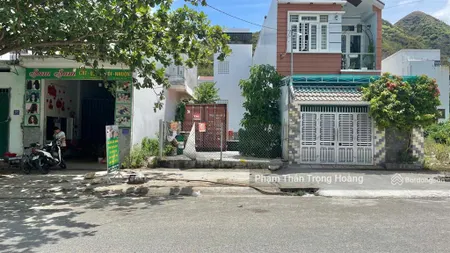 Bán đất mặt tiền trần khát chân, nha trang 112,5m2, vị trí vàng gần bến du thuyền giá 68trđ/m2