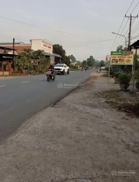 Bán lô đất đẹp mặt tiền nhựa dh 704 ôm suối mộng mơ ngang khủng 12m gần kdl & kcn