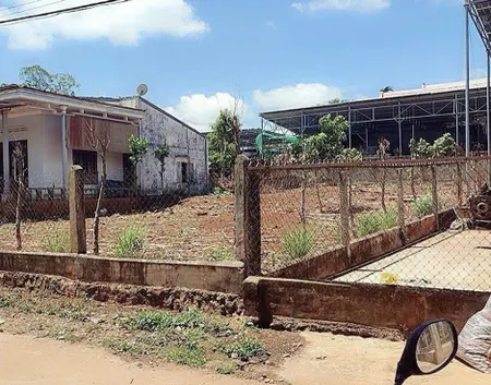 Đất ngay thị Trấn Ea Pốk- 15x37m, 200 thổ cư, khu dân cư đông đúc , bán 1tỷ2