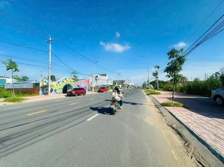Bán đất 151,5m² ngang 5m giá 4.55 tỷ mặt tiền đường Bờ Kinh, phường Phước Hậu, tỉnh Vĩnh Long