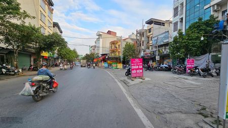 BÁN ĐẤT MẶT ĐƯỜNG MẬU LƯƠNG 60m CPXD 7 tầng thang máy-20m vỉa hè kinh doanh cực tốt 16.5 tỷ Sđcc