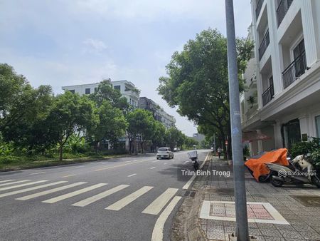 Bán 124m2 x 6m2 mặt tiền Đất Nhà Phố tại Khu đô thị Nam Đầm Vạc, 7,45 tỷ