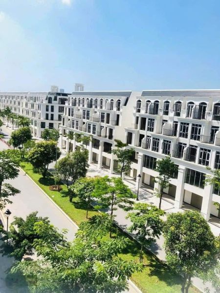 Căn Đường 30M, 5 Tầng, Đại Lộ Ra Vành Đai 3.5 GIÁ NHỈNH 18 TỶ, Phân Khu Anh Quốc, HuớNG ĐÔNG BẮC