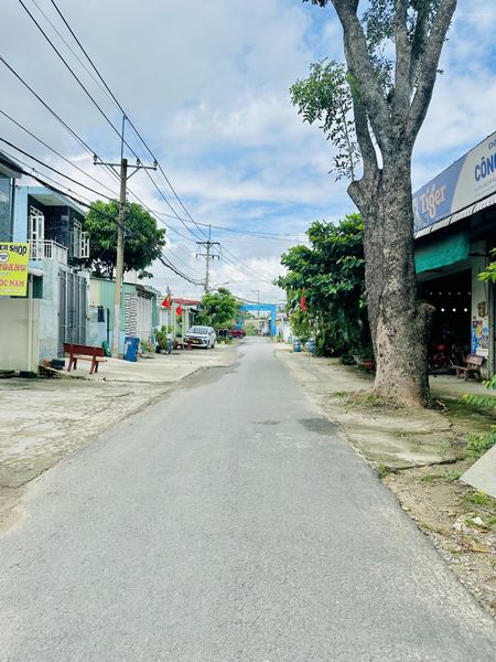 Chính chủ cần bán 2lô đất thổ cư 355m2 ngay trung tâm xã Phước Vĩnh An-Củ Chi. Giá: 1tỷ950, SHR