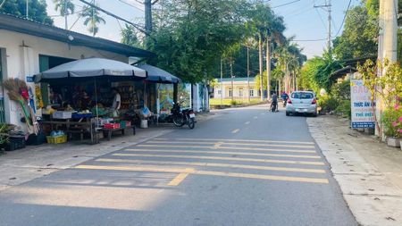 Do cần tiền gấp em bán rẻ mảnh đất tại Hoà Lạc 100m2 full thổ cư, MT 6M gần Đại Lộ Thăng Long