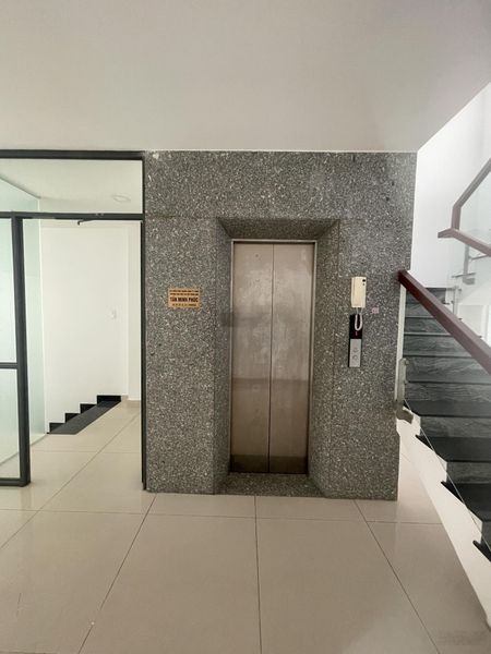 Chủ gửi bán căn mặt tiền Nguyễn Văn Lượng đã hoàn thiện có thang máy, sổ hồng sở hữu lâu dài