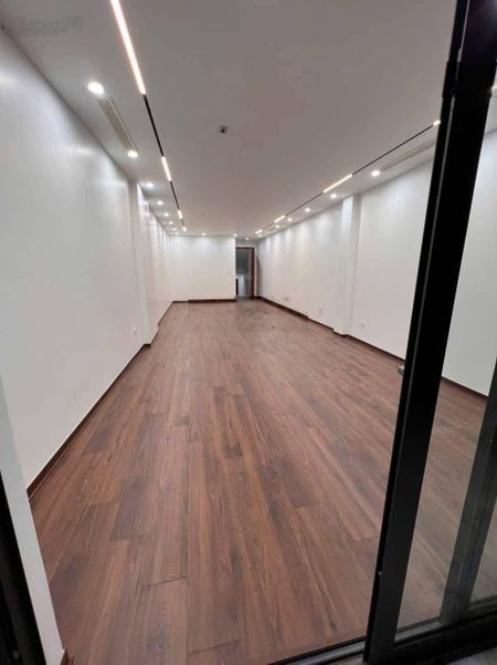 MP Kim Đồng 113m, 6 Tầng, MT 4,2m. Vị trí đẹp, thang máy, KD tốt. 44 tỷ