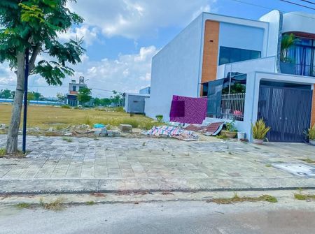 Gánh Nặng Ngân Hàng! Bán Lô Góc View Công Viên 81,5m2, Sát Vách FPT, Giá 3,050 Tỷ