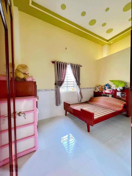 Kẹt tiền bán nhanh căn nhà 8x20, ngay chợ Bờ Ngựa đang cho thuê 18tr/tháng, 1tỷ050