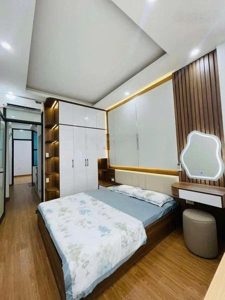 Bán nhà phố đại từ ngõ thẳng 20m ra mặt phố dt 42m 4.5 tầng giá 7.,25 tỷ