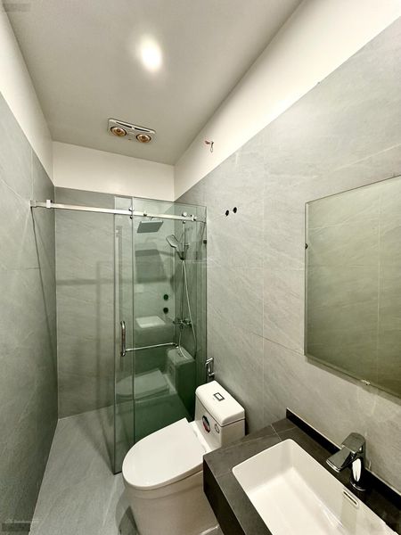 Nhà Nguyễn Bỉnh Khiêm oto 7 chỗ đỗ cửa ngày đêm, đón đầu dự án cầu sang Vũ Yên. Mua là lãi