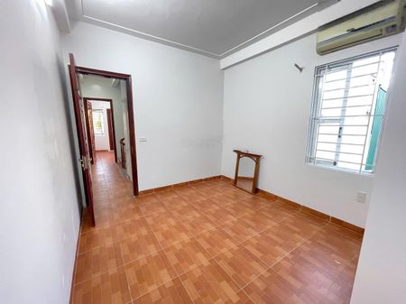 Chính chủ bán nhà Ngõ 99 Đinh Công Hạ,Gần Hồ,DT 35m2* 6 Tầng,Giá 5.9 tỷ.