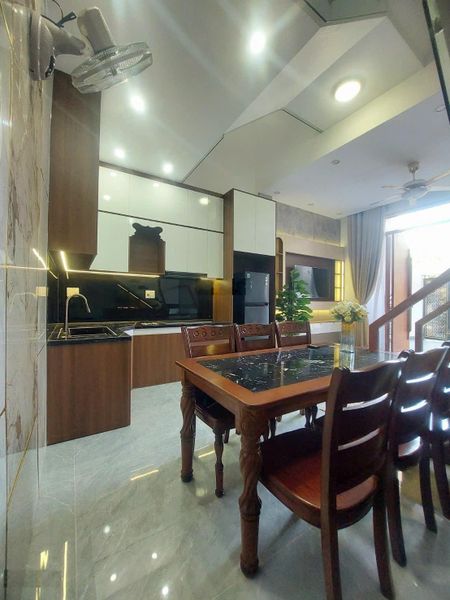 Bán nhà kiệt oto Tôn Đức Thắng gần ĐH Duy Tân và Sư Phạm cách đường chính 20 m