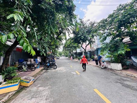 Đất tặng nhà 1 trệt 1 lầu Đường 12 - Phước Bình Quận 9 gần The Global City đang cho thuê 11tr/th