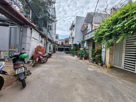 124m2 mặt tiền Phạm Quang Ảnh, gần biển Mỹ Khê, tặng nhà đang cho thuê, vị trí đẹp chỉ 9.9 tỷ.