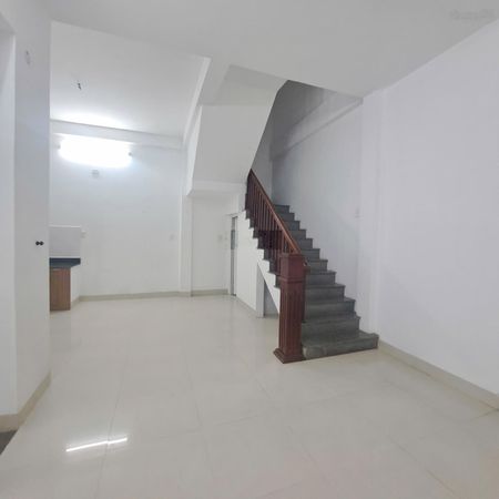 Bán nhà 3 tầng 3 mê kiệt oto Hà Huy Giáp. Dt 42m2 ngang 7m kiệt thông sát đường vị trí đẹp