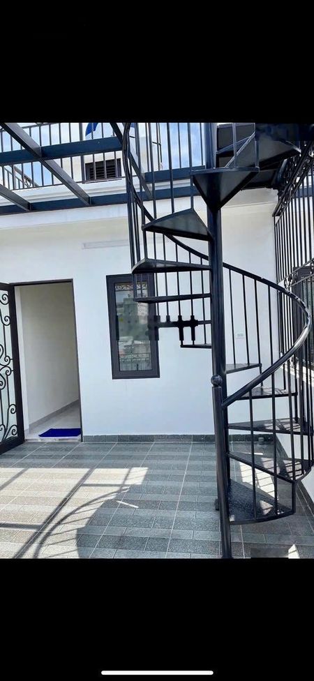 Bán nhà long biên - nguyễn văn cừ - ngõ nông - ô tô đỗ cửa - thang máy - nhà mới tinh - 12.x tỷ