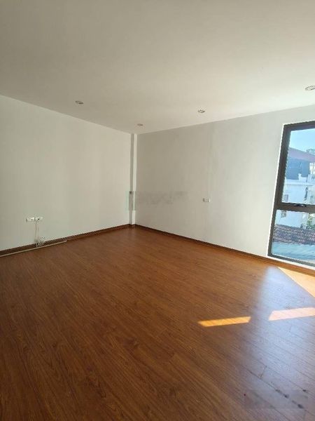 Bán nhà riêng tại Sài Đồng. 40m. 3 ngủ.
