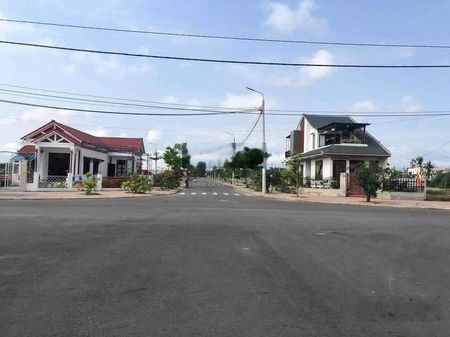 Bán nhanh lô đất nền đối diện công viên dt 126m2 (6x21) cách phố cổ hội an 3km giá chỉ 2ty