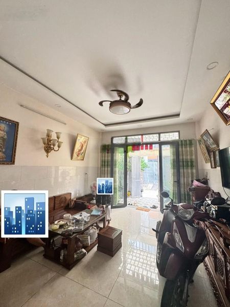 Nhà đẹp 3 tầng hẻm xe tải gần KCN cao, ĐH MKT. Công năng 5PN 4WC có phòng ngủ tầng Trệt, vào ở ngay