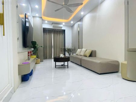 Căn nhà hơn 6 tỷ ba gác đỗ cửa ngõ minh khai gần chợ mơ- 34m