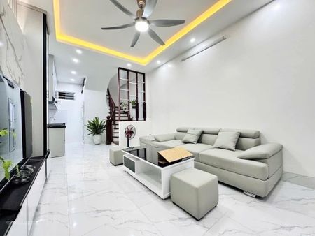 Ô tô đỗ cổng - Nhà dân xây phố Tam Trinh - 36m - 6 tỷ 62