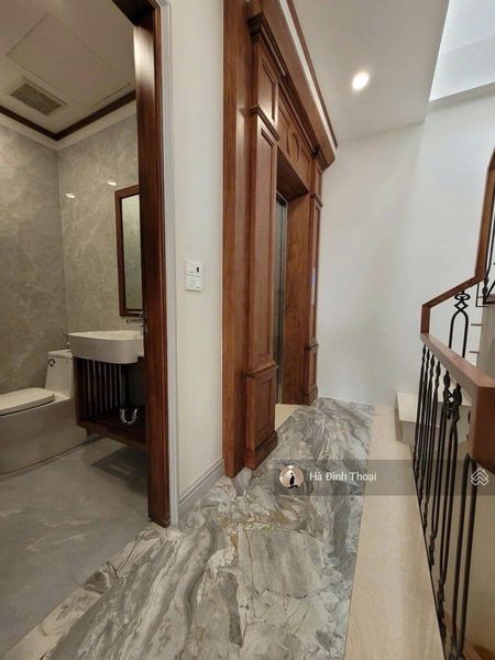 Cực đẹp - Trương Công Giai, 7 tầng, thang máy, ngõ ô tô thông, cách phố 10m, 52m2, 19 tỷ