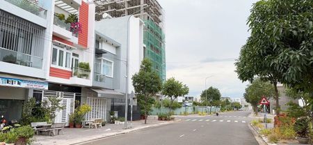 Bán nhà đẹp mặt tiền đường Memory, phường Phước Nguyên, trung tâm thành phố Bà Rịa