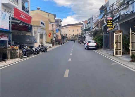 Nhà mặt tiền đường Lê Thánh Tôn, trung tâm Đà Lạt, ngang 9m, 5 tầng, 17 phòng, giá 22 tỷ