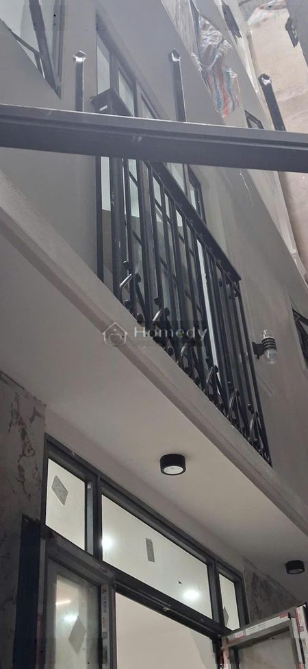 Bán nhà: Phố Minh Khai - 6 TẦNG - 33M - có thang máy